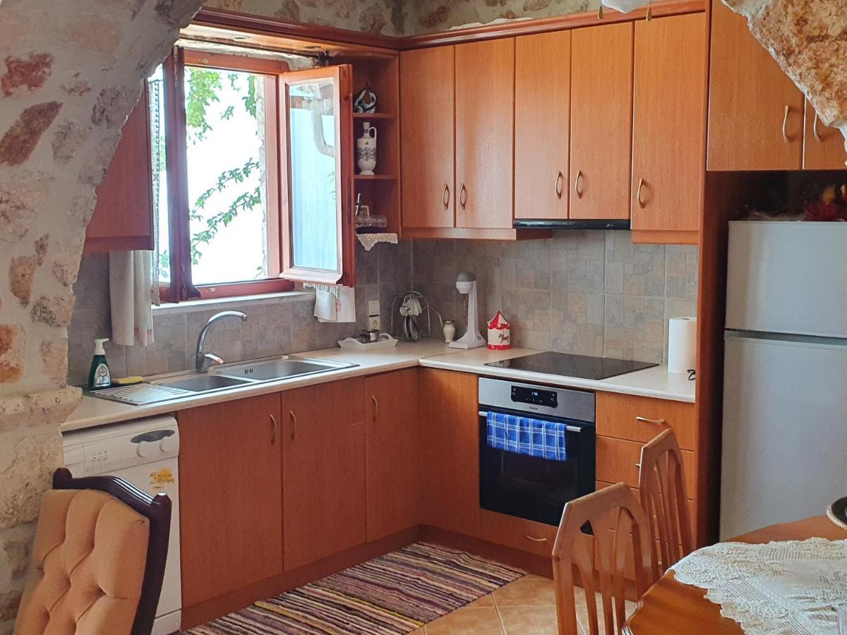 Nireas : Stone Villa Orthoniaí Zewnętrze zdjęcie