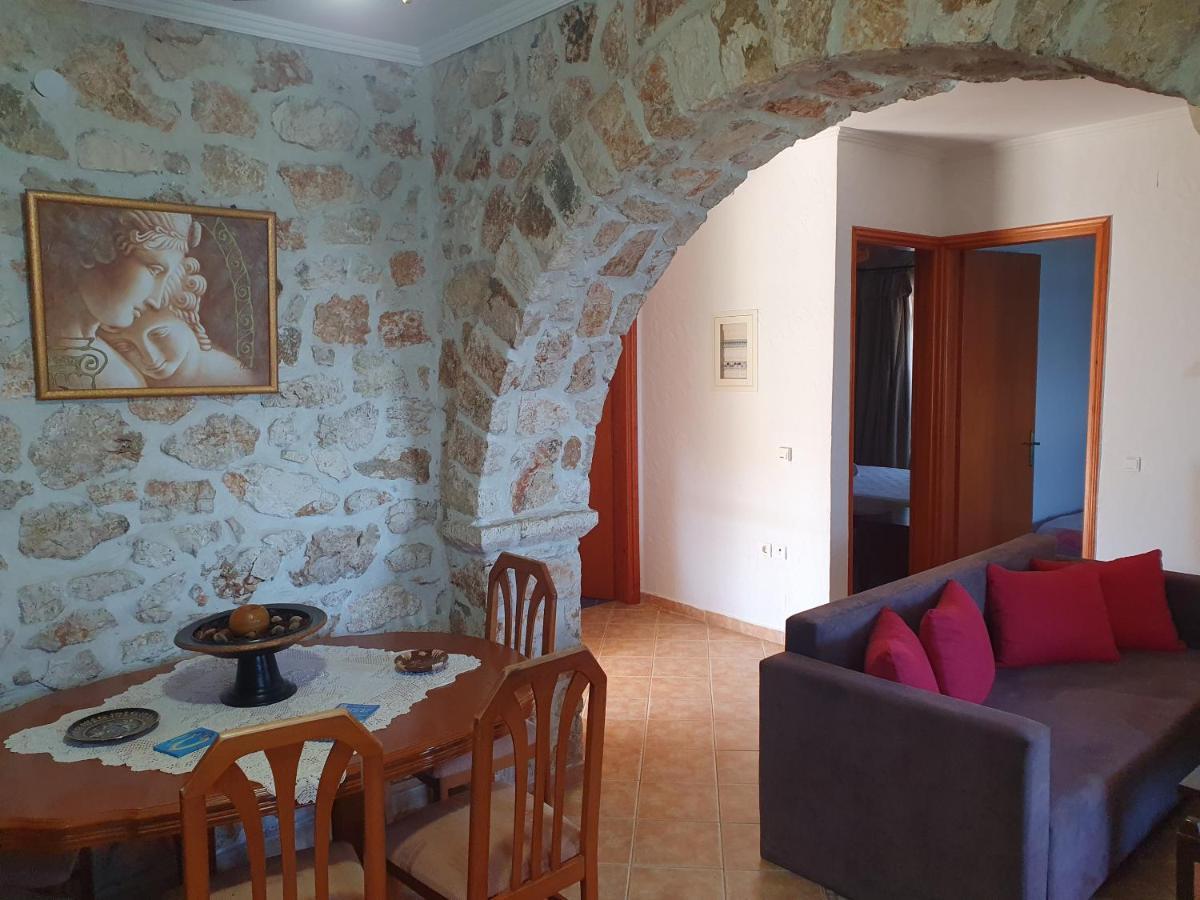 Nireas : Stone Villa Orthoniaí Zewnętrze zdjęcie